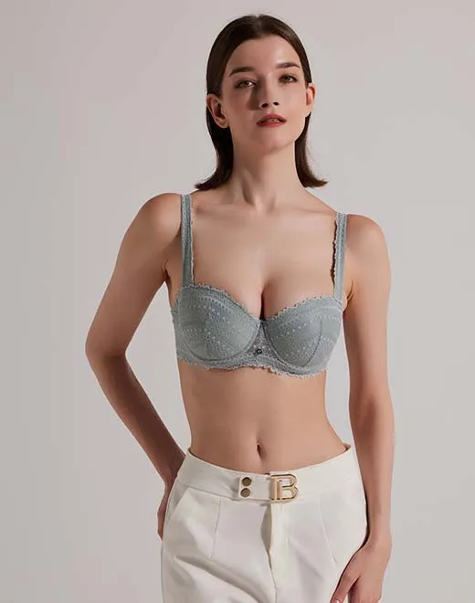 GW4188 Sewing Lace onto Molded Bra