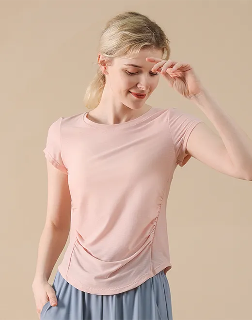 メッシュバック付きのルーズフィットスポーツ半袖トップ