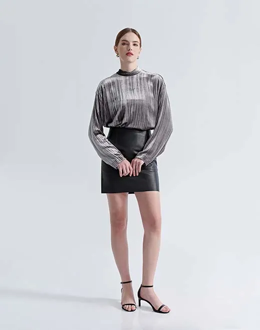 قمة مخملية عنق وهمية