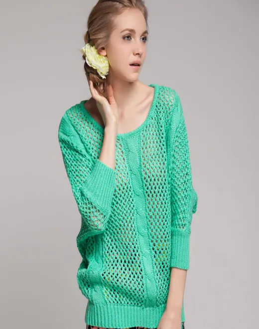 丸い首のかぎ針編みカーディガン