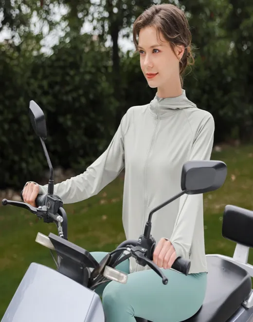 フード付き日焼け止めトップ