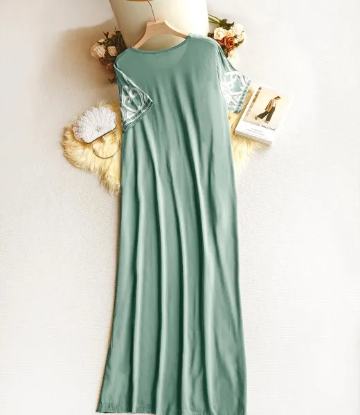 XG-2042 Regular Sleeve Ethnic Embroidery Muslim Dress (Rayon)