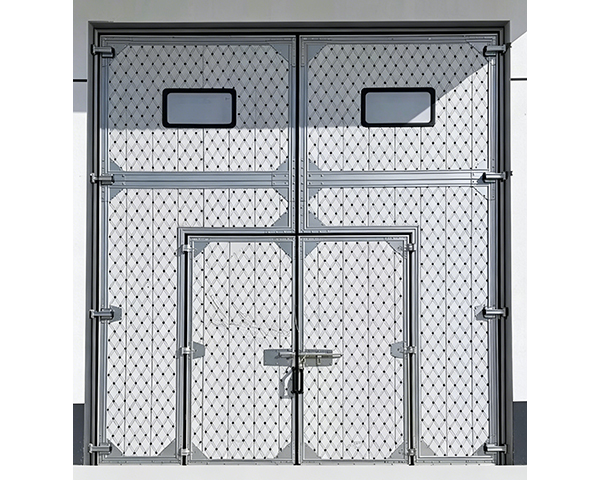 Thermal insulation industrial door