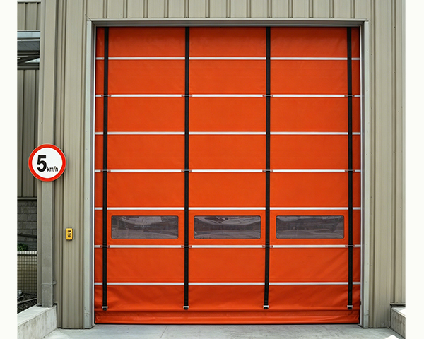 Large warehouse rapid stacking door