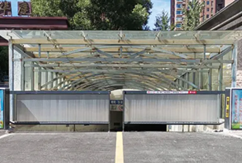 What are the requirements for the distance from the ground when installing an advertising gate?