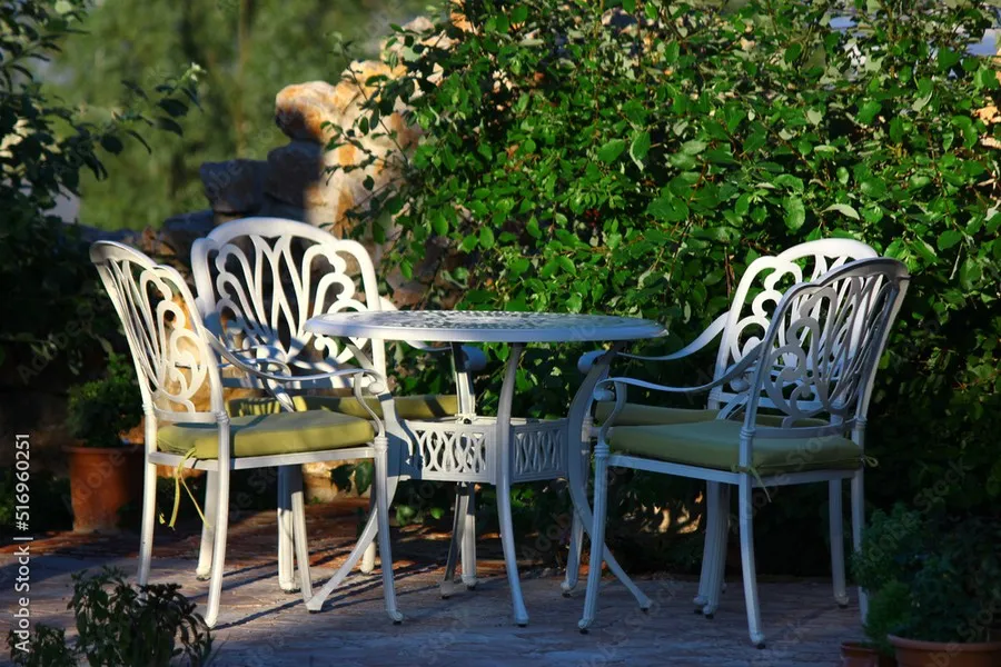 Comment entretenir les tables et chaises d'extérieur en fonte d'aluminium