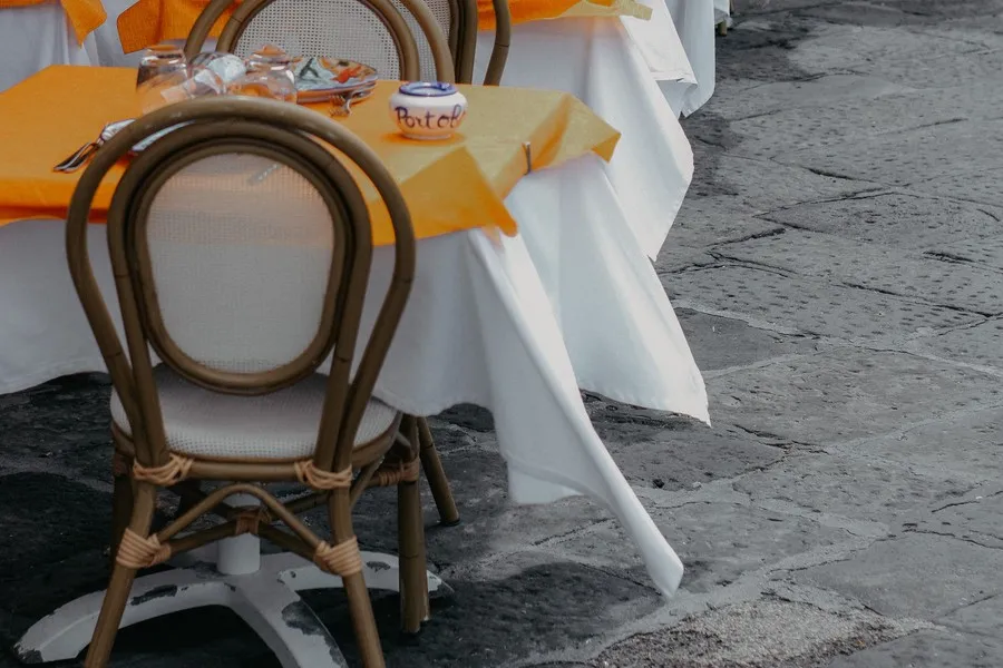 Comment choisir la matière du mobilier d'extérieur ?