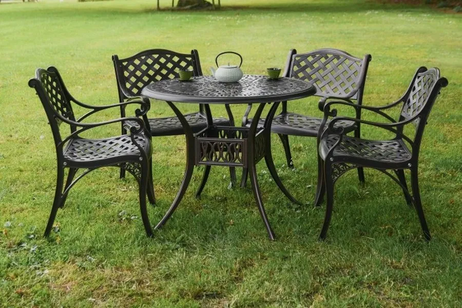 Tables et chaises en aluminium moulé à la mode, pleines de caractéristiques européennes