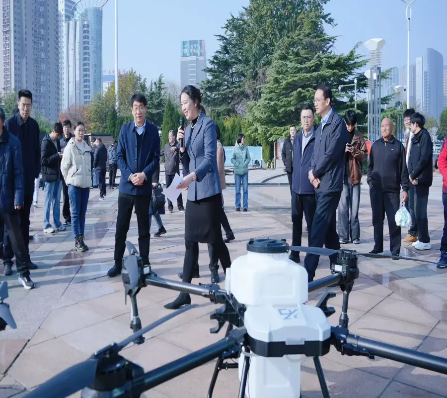 Cleaning drone demonstrated to government