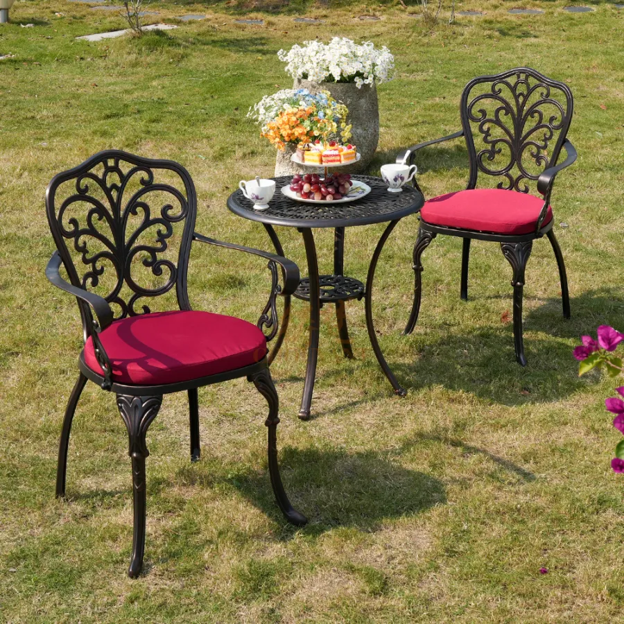 ZF6186C features a butterfly cast aluminum chair with armrests and a 60-yuan Elizabeth cast aluminum table