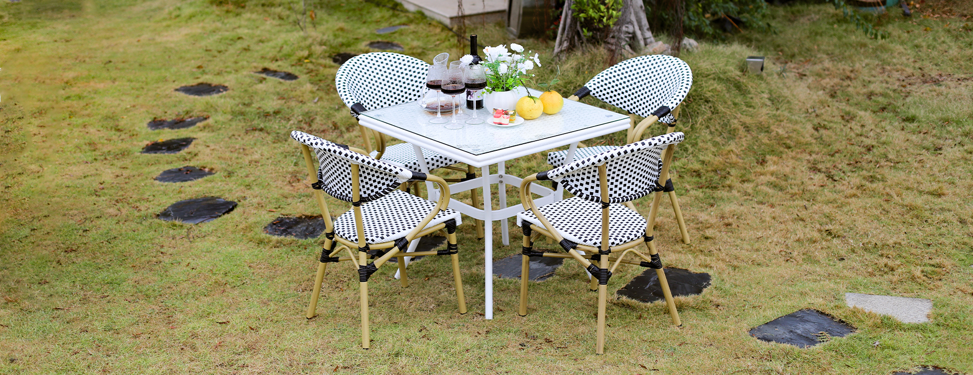 CHOUVANT outdoor furniture