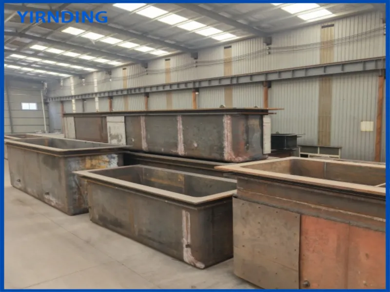 Round-bottom, rounded-edge galvanised kettle