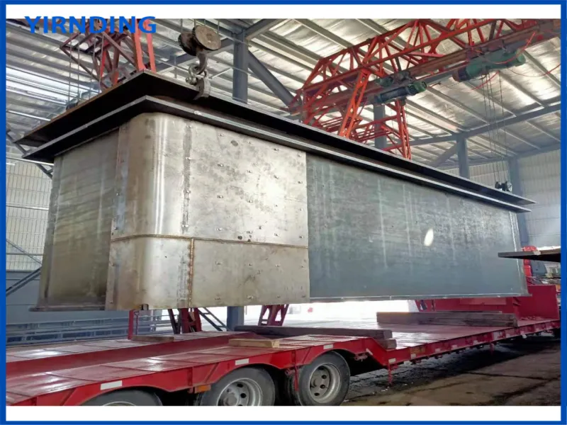 Flat-bottom rounded-corner zinced pan