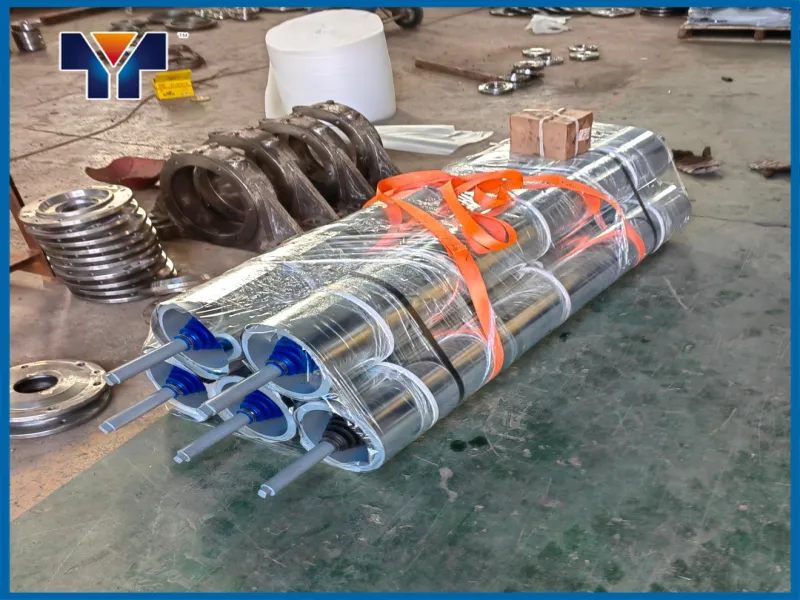 Self correcting deviation type lower roller