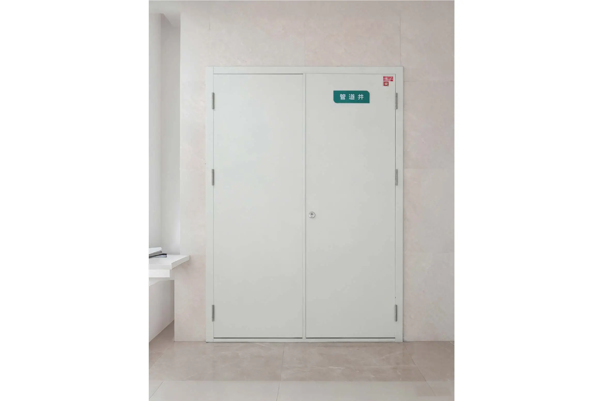 Manhole fire door