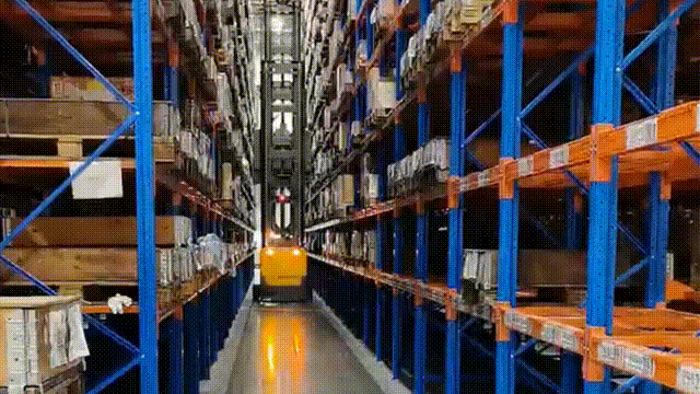 3-smart-warehouse-material-location-management.gif