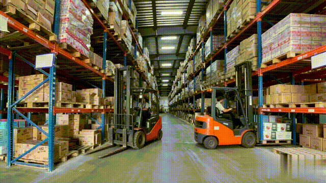 4-intelligent-forklift-fleet-management.gif
