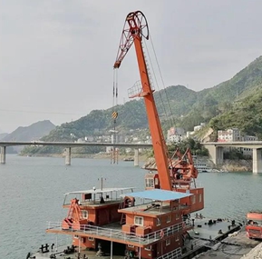 Weite support new crane safety monitoring devices for Xiakou Port dock floating crane
