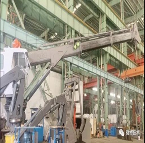 Telescopic deck crane load moment indicator safety device for crane manufacturers