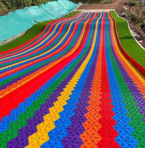 Outdoor Amusement Park Parent-child Interaction No Power Ski Grass rainbow Dry Slide
