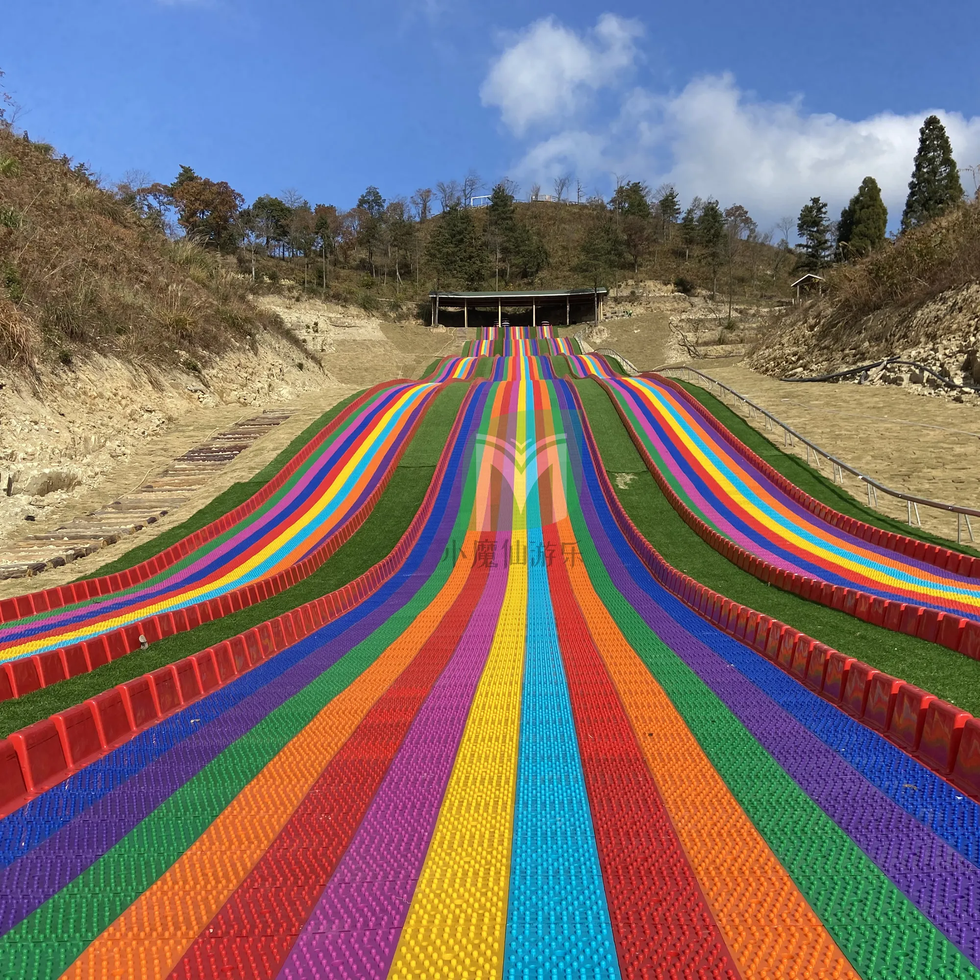 Hot Sale Factory Price Outdoor Amusement Equipment Colourful Dry Snow Slide Dry Slides for Sale