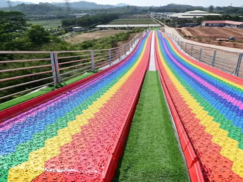 Outdoor Slide Entertainment with Ski Circle Plastic Double rainbow Slide Roller Yellow
