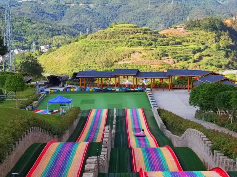 Outdoor Amusement Equipment Entertainment with Ski Circle No Power Ski Grass Sliding rainbow Plastic Slide