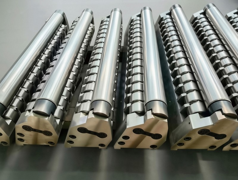 Jiade side roller assembly for eighteen-high cold rolling mill