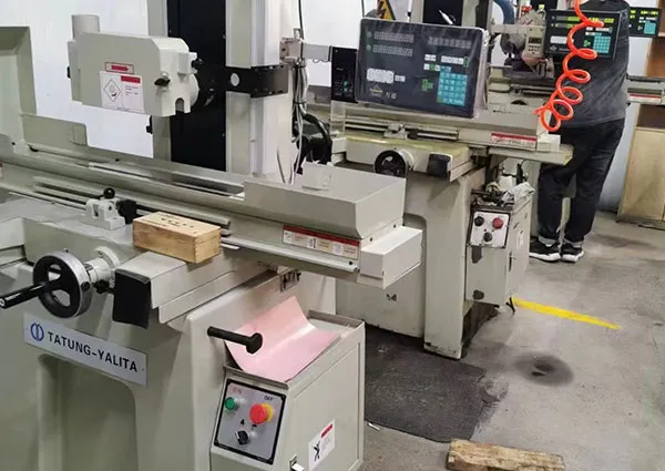 A precision mold company has consistently chosen the YALITA450 grinding machine (for the precision mold industry) for 19 years.