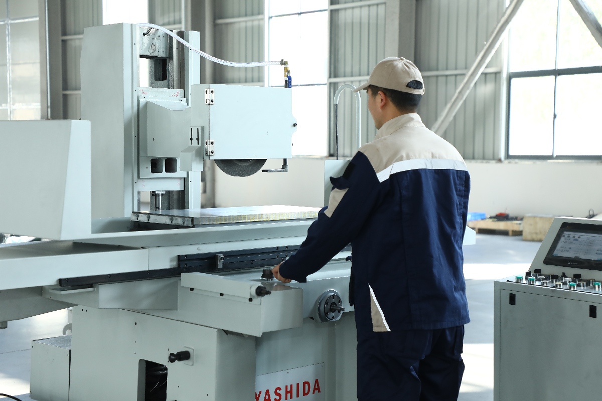 Surface grinding machine 