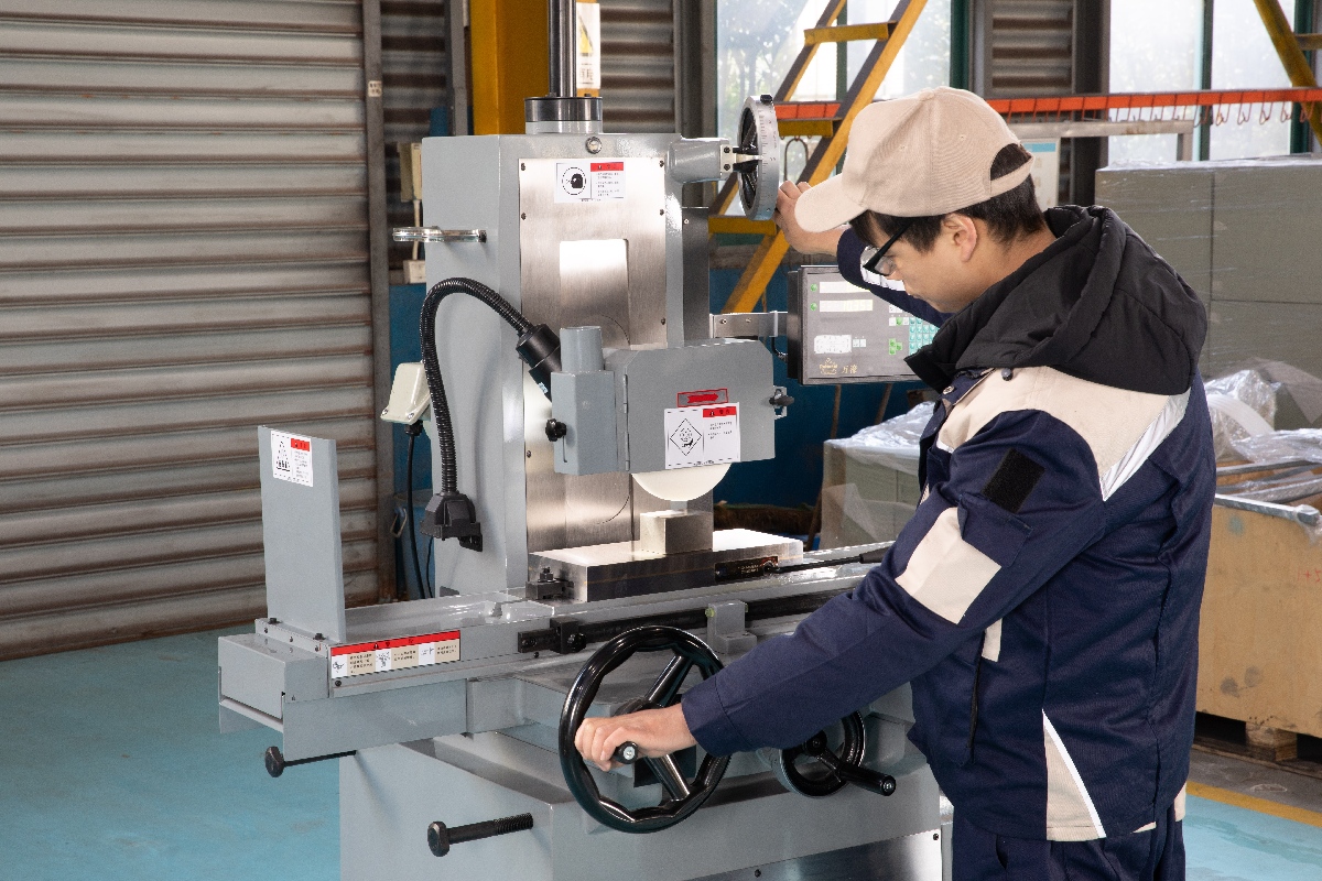 YASHIDA 450I manual surface grinder