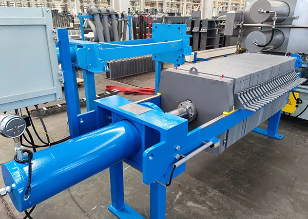 What are the operation steps and precautions of the filter press?