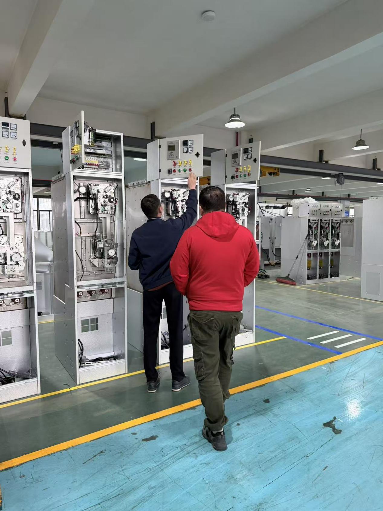 Central Asia Customers Inspect Eberry Electric Vac-1.jpg