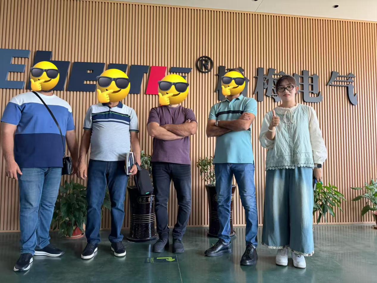 Eberry Electric Welcomes Overseas Customer for Vacuum Circuit Breaker & Switchgear Factory Inspection-5.jpg