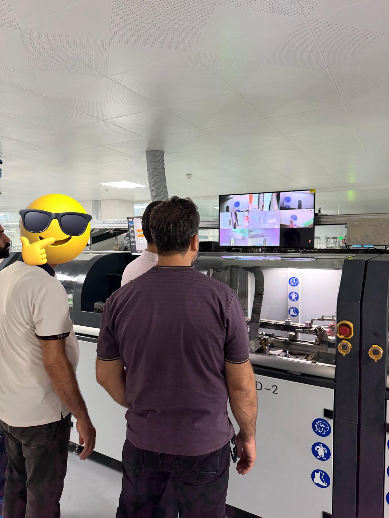 Eberry Electric Welcomes Overseas Customer for Vacuum Circuit Breaker & Switchgear Factory Inspection-3.jpg