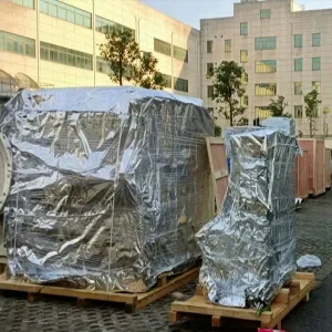 High-strength, moisture-proof, aluminized woven bags suitable for transporting industrial equipment