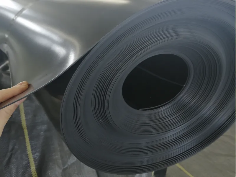 Durable, impermeable, UV-resistant, chemical-proof geomembrane