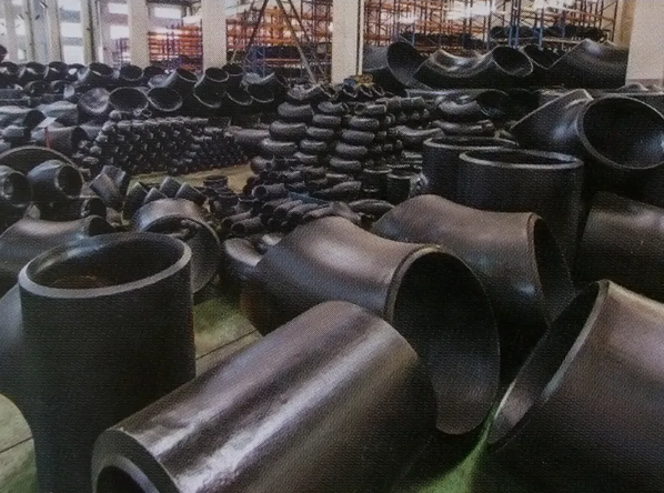 What are the differences between carbon steel and stainless steel butt-welded fittings？