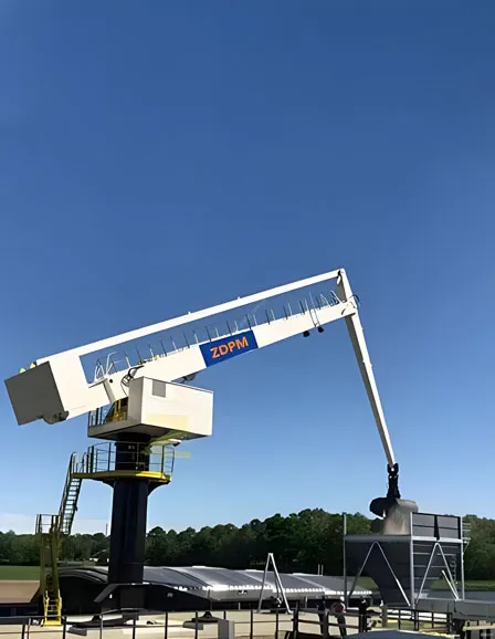 Hydraulic four-bar linkage balance crane
