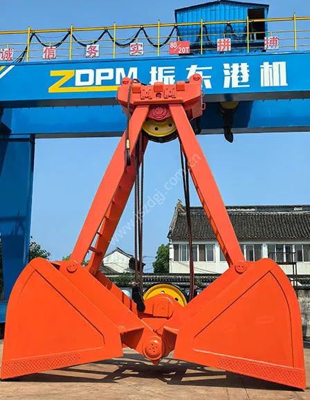 Four-cable double-lobed grab bucket equipment