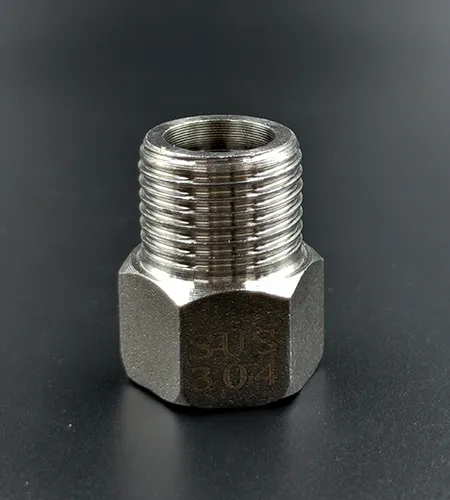 Hexagonal corrosion-resistant inner and outer nut pipe clamp