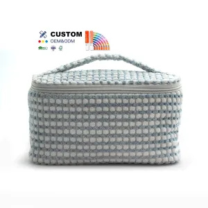 Custom Design Multi-Color Large Zipper Closure Cosmetic Bag Handheld Wash Bag for Ladies Travel Outdoor Flannel Makeup Bag