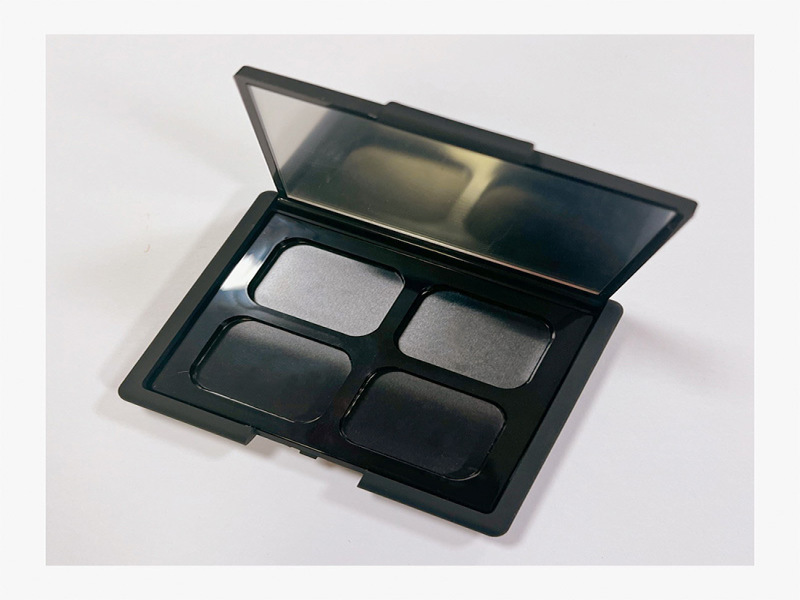 Snap Top Square 4 Color Eye shadow box XQ813