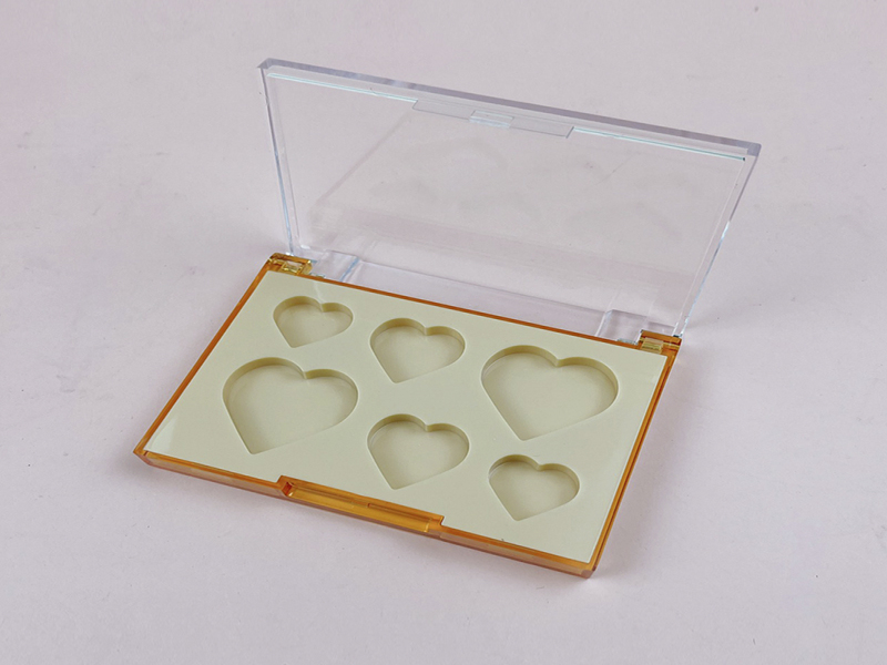 6 Color Peach Heart Eyeshadow box XQ649