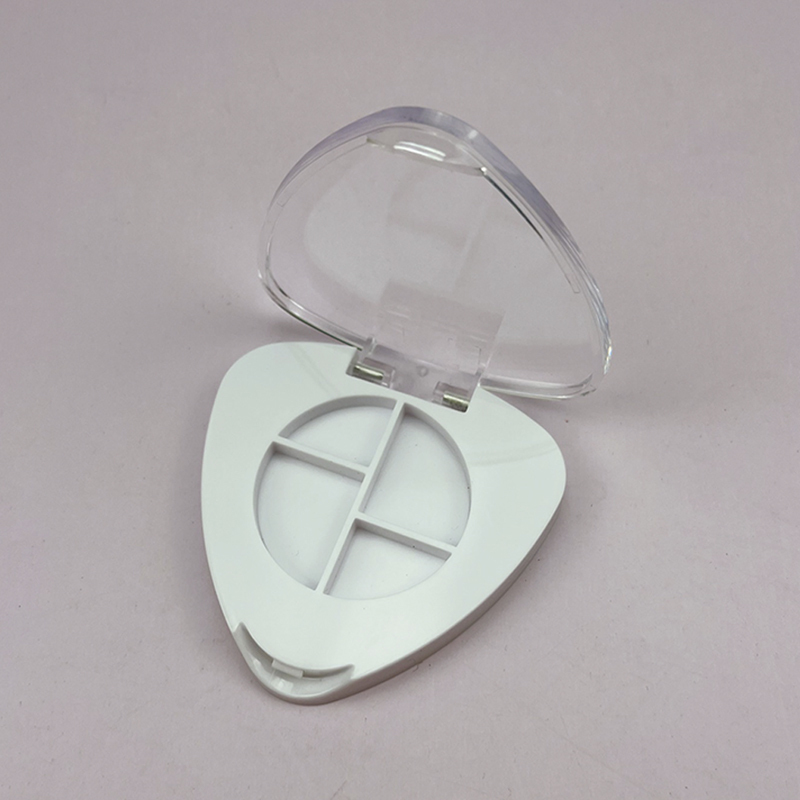 Triangular 4 Grid Eye shadow box XQ646