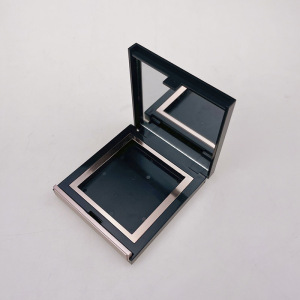 กล่องอายแชโดว์ Square Snap Lock พร้อม Mirror XQ893