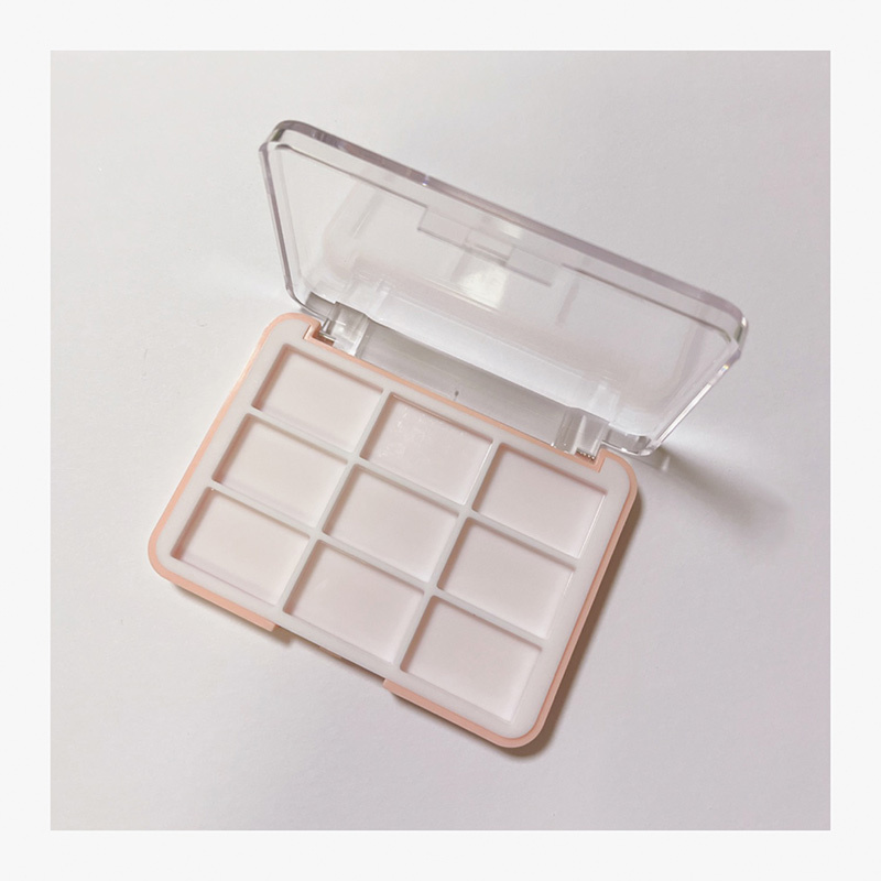 9 그리드 플라스틱 아이 섀도우 박스 XQ92703