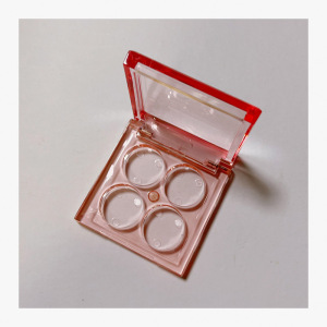 กล่องอายแชโดว์ทรงสี่เหลี่ยมสีชมพูใส Q92902