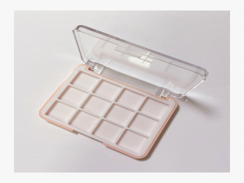 12 그리드 플라스틱 아이 섀도우 박스 XQ92704