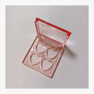 กล่องอายแชโดว์รูปหัวใจ 4 สีโปร่งใสสีชมพู XQ92903